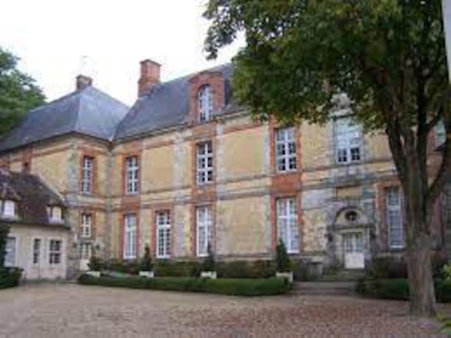 Gite D'Etape Du Tilleul, 4-8 Personnes La Celle-les-Bordes Экстерьер фото