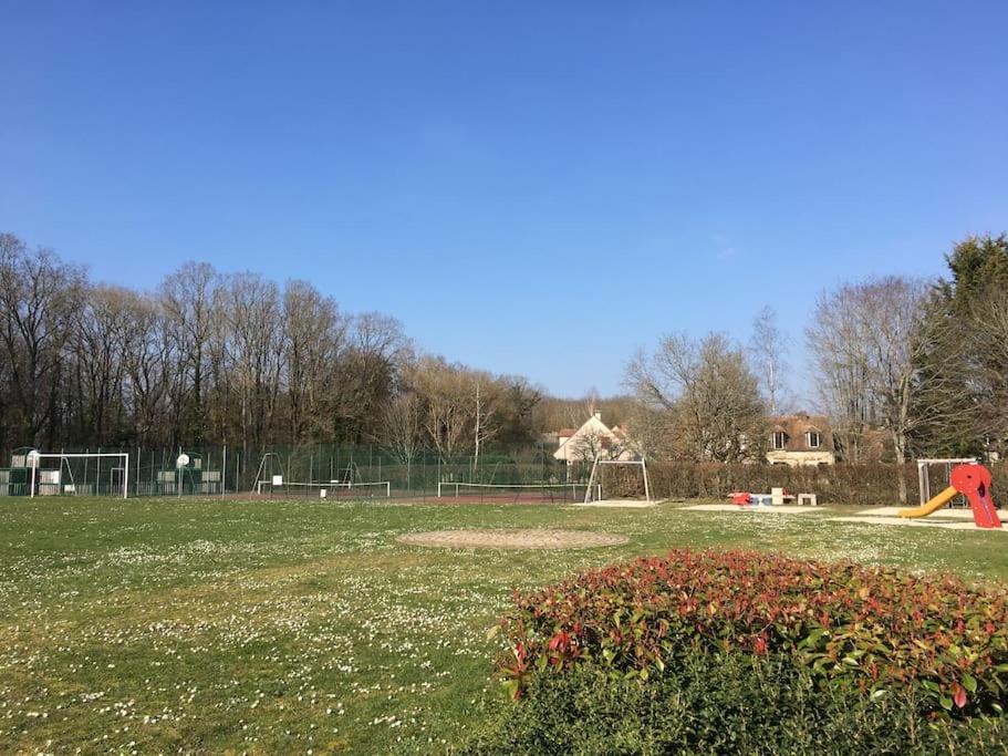 Gite D'Etape Du Tilleul, 4-8 Personnes La Celle-les-Bordes Экстерьер фото